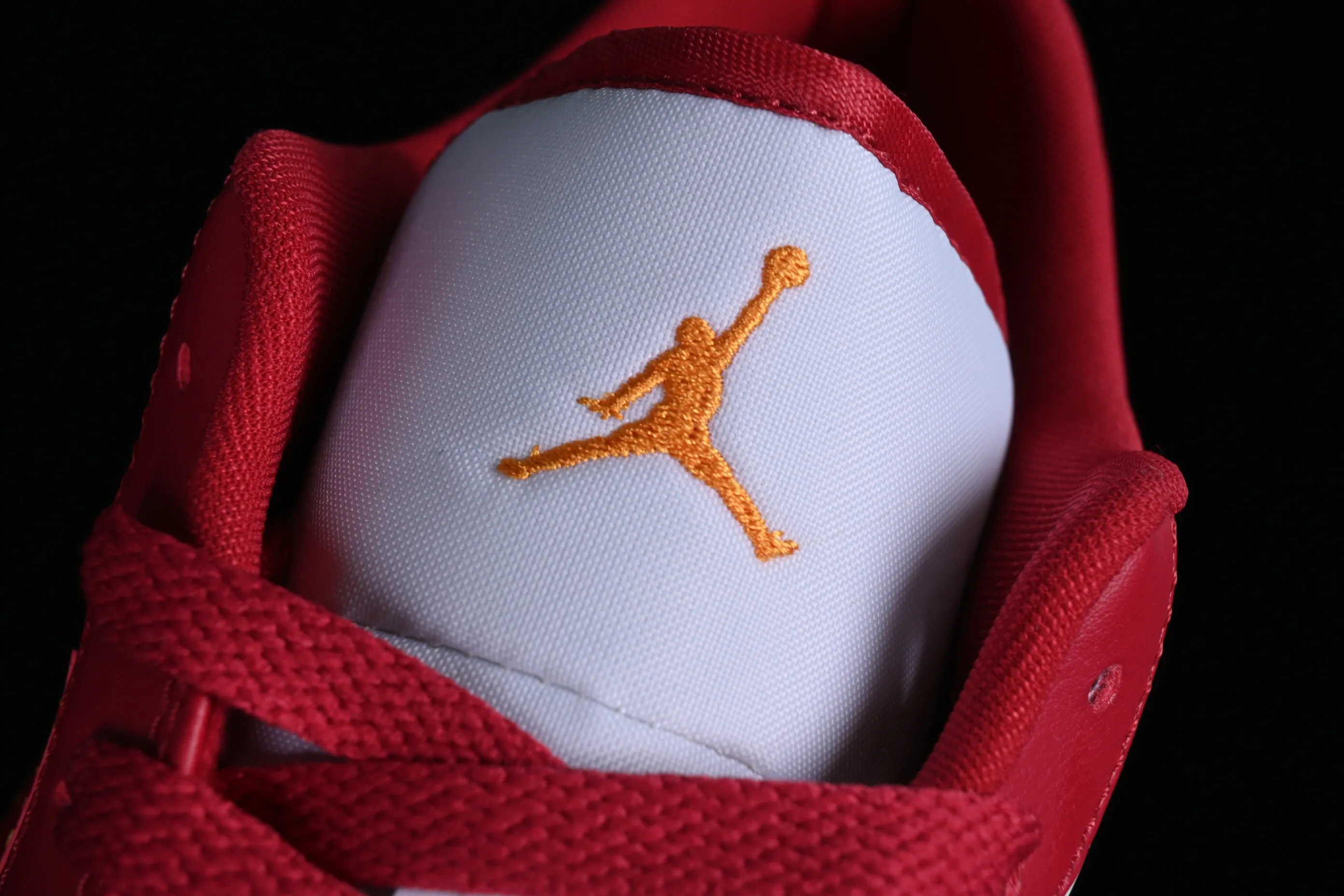 All categories Air Jordan Jordan series basketball shoes Air Jordan 1 Low G version pure original Air Jordan 1 Low AJ1 Joe 1 new white and red low-end basketball shoes 553558-607
